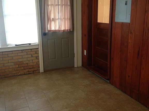 Back Door Sun Room laundry room