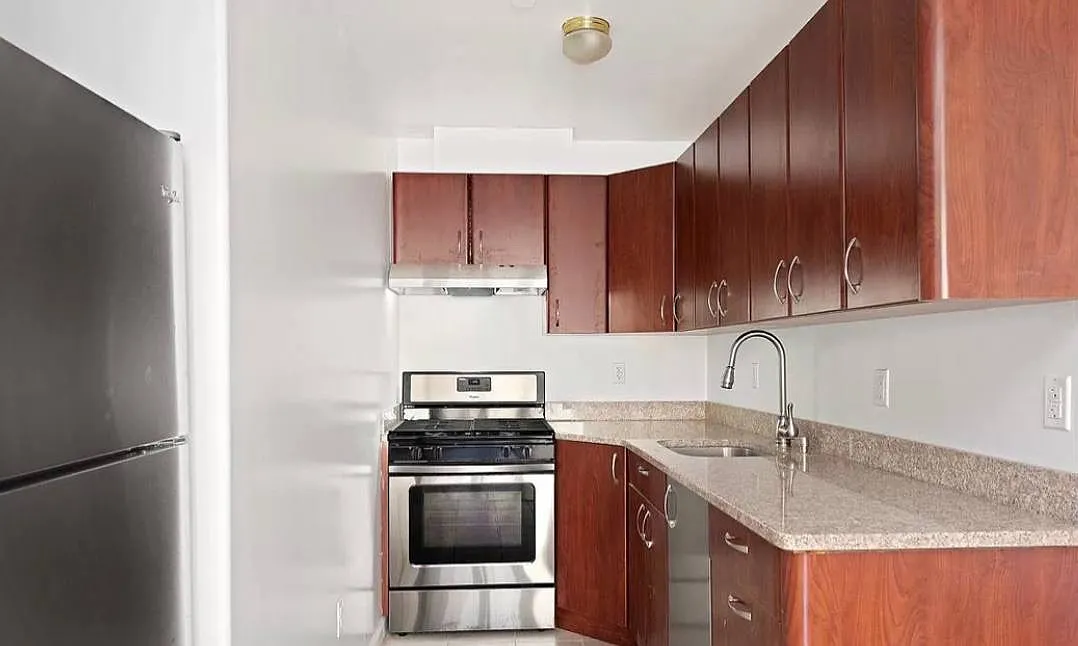 2 bed, 1100 sqft, $3,300 — Photo 2