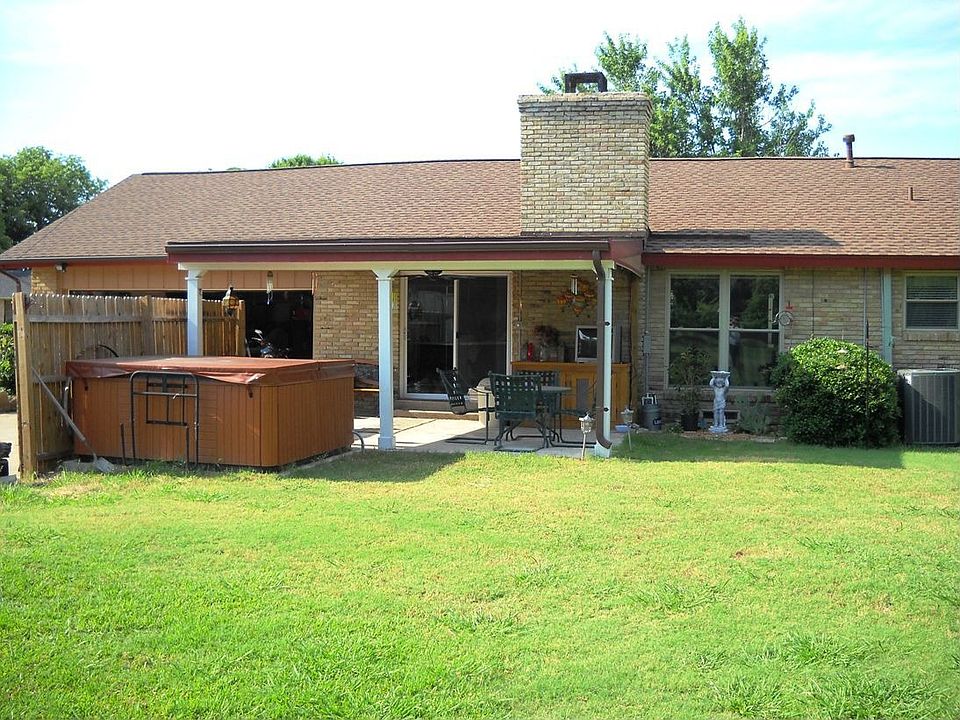 1st image of 6919 N Lakeview Cir