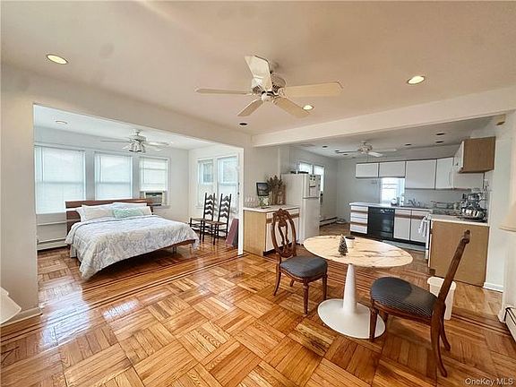 3rd image of 518 Lindell Blvd