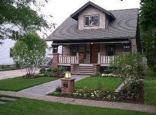 174 Eastview Ave, Crystal Lake, IL 60014