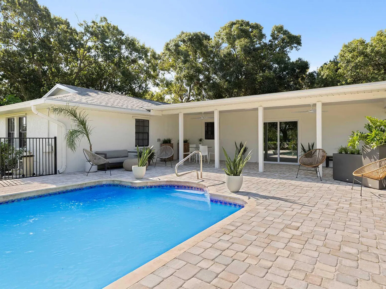 3 bed, 2500 sqft, $7,000 — Photo 4