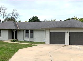 9630 Monticello Rd, Lenexa, KS 66227