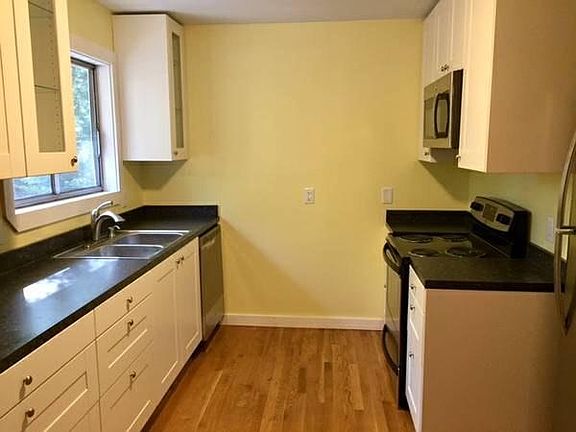 3rd image of 217 Barclay Rd