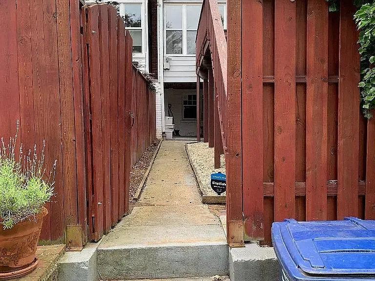 1935 38th St NW — Photo 10