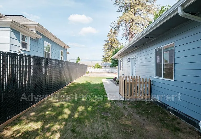 2190 SE Marion St — Photo 8