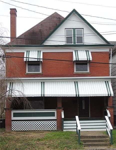 Front view of house with a paint refresh.
