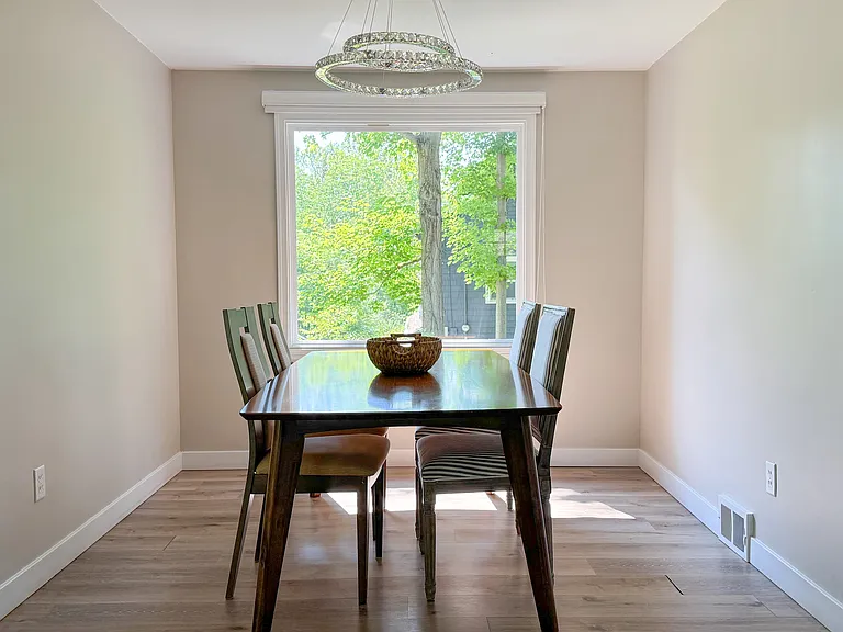 5430 Brainard Rd — Photo 12