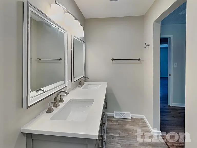 408 NW Palmer Dr — Photo 9