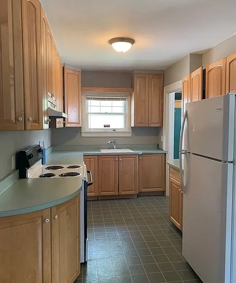 802 Berkley Rd — Photo 2
