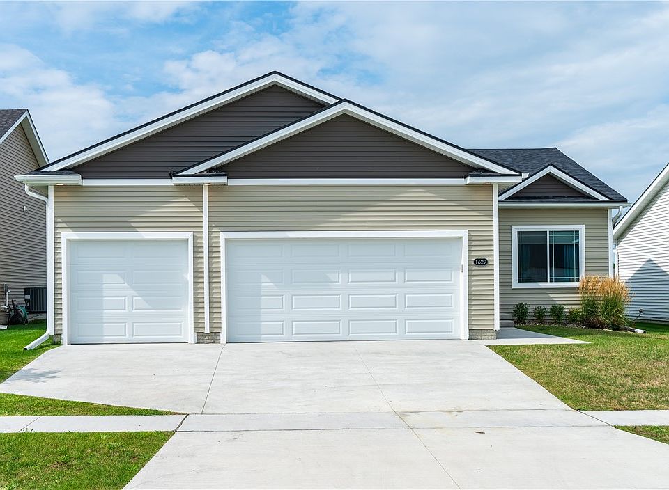 1st image of 1629 11th St SE