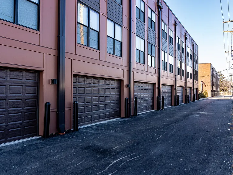 Galewood Residences — Photo 24