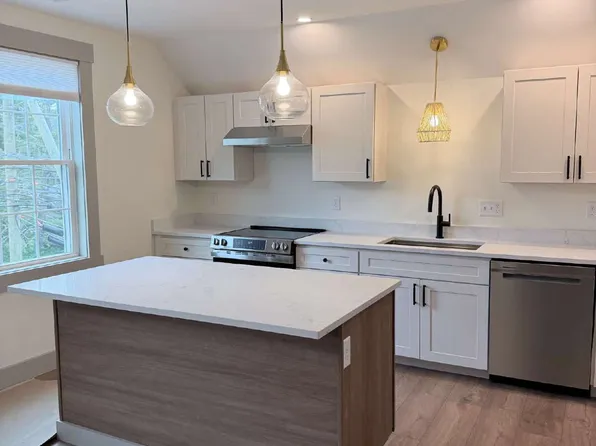 110 Silver St, Dover, NH