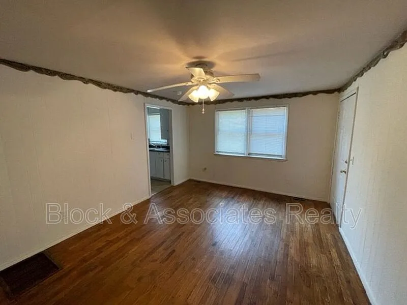 1 bed, 1.0 bath, $650 — Photo 3