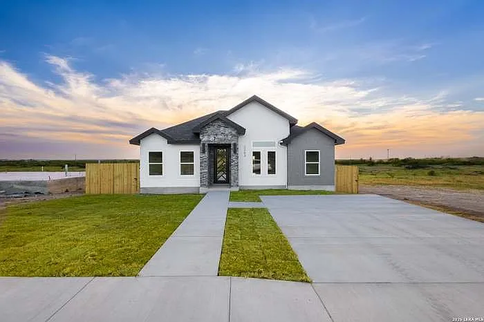 2263 Rio Sabinas Dr — Photo 2