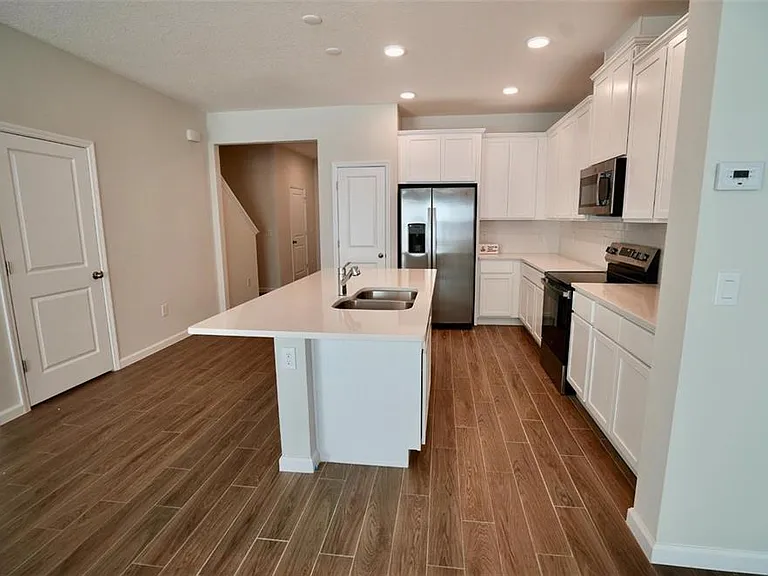 14819 Harvest St — Photo 6