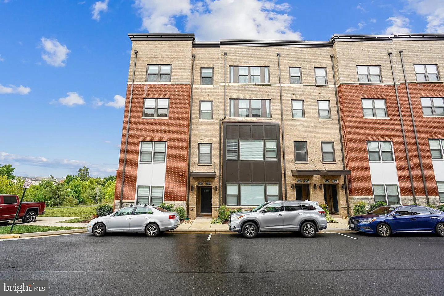 3 bed, 2538 sqft, $3,600 — Photo 1
