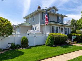 1744 Conway St, Seaford, NY 11783