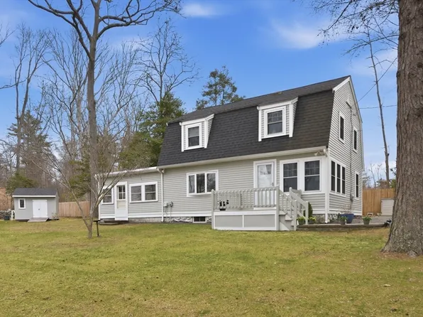 16 Norfolk St, Lakeville, MA 02347