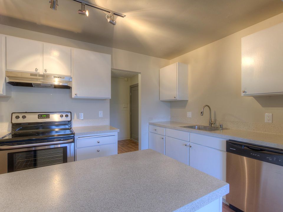 1st image of 416 101st Ave SE APT 101