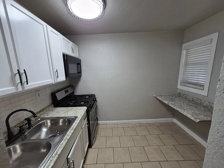 115 Caldwell St #5 — Photo 12