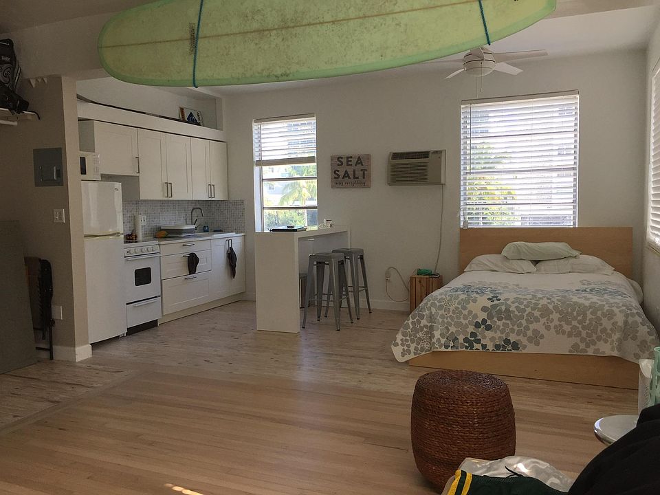 2nd image of 123 3rd St
