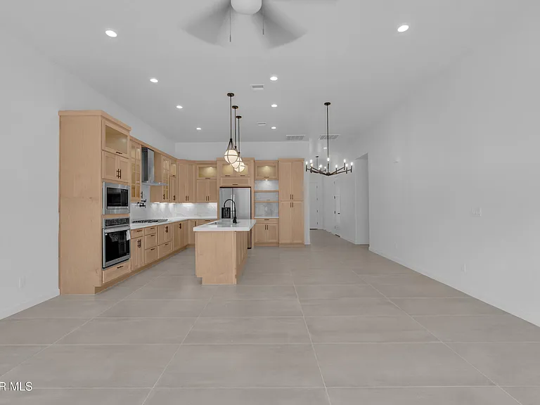 12825 Middlesbrough Ave — Photo 18