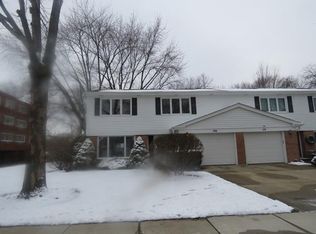 106 N Regency Dr E, Arlington Heights, IL 60004