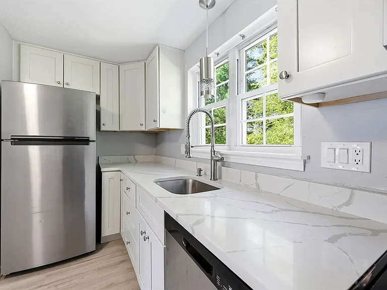 8 Maple Crest Cir #C — Photo 12
