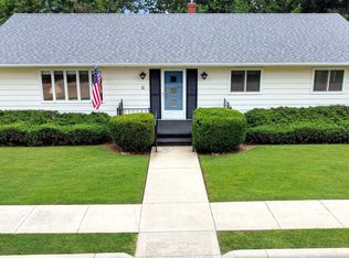 11 E Division Rd, Shannon, IL 61078