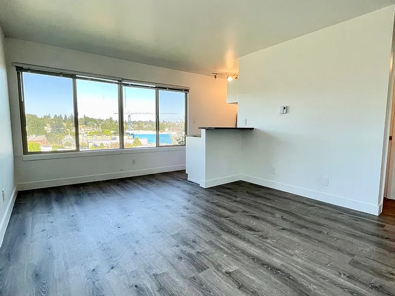 Village Vista Apartments — Photo 56