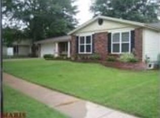 1189 Jonesborough Rd, Chesterfield, MO 63017