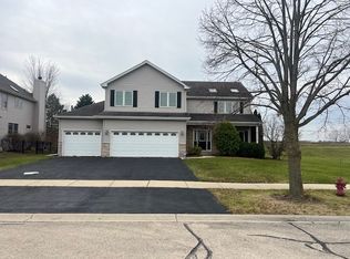 611 Independence Ave, Elburn, IL 60119