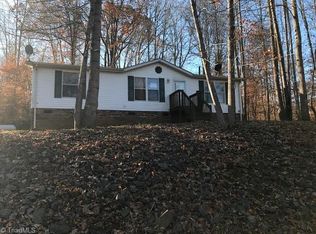 817 Hart St, Reidsville, NC 27320