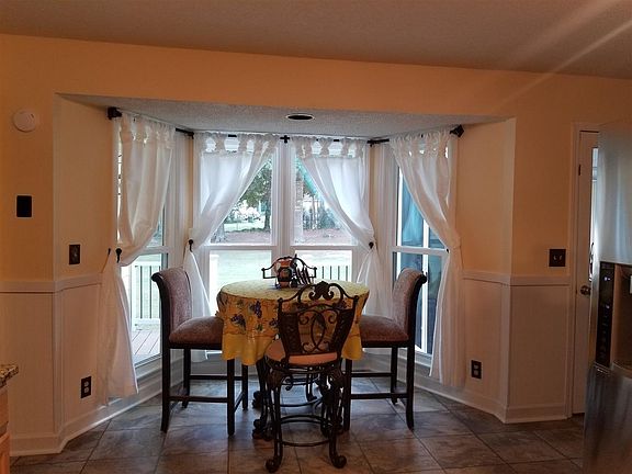 4th image of 120 White Pine Ct
