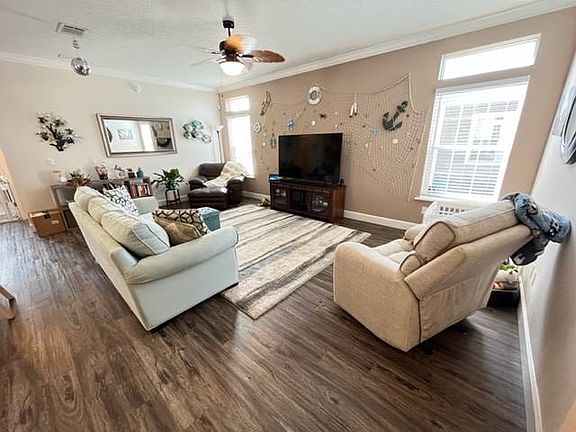 4th image of 482 Cary Ln