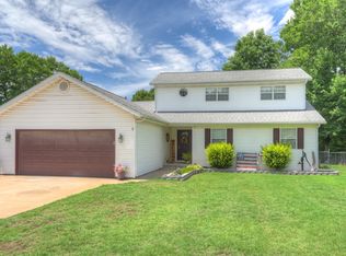906 N Lincoln St, Carterville, MO 64835