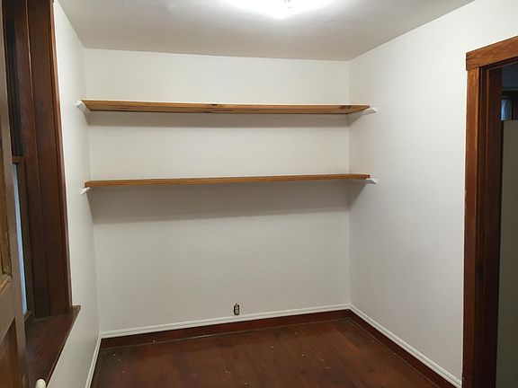 Front bedroom/office, den- pre floor sanding