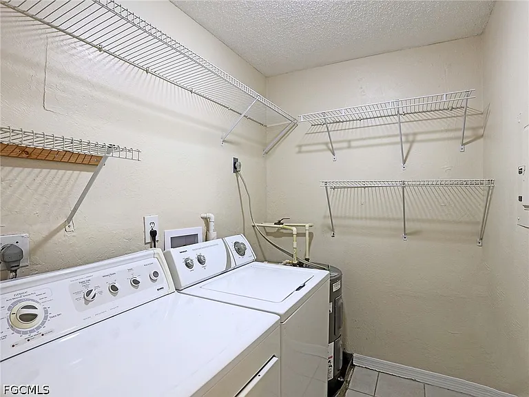 1420 Park Shore Cir #3 — Photo 15