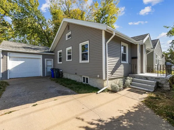 249 11th St NW, Cedar Rapids, IA 52405