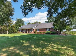 12692 Elm Park Rd, Lexington, MO 64067