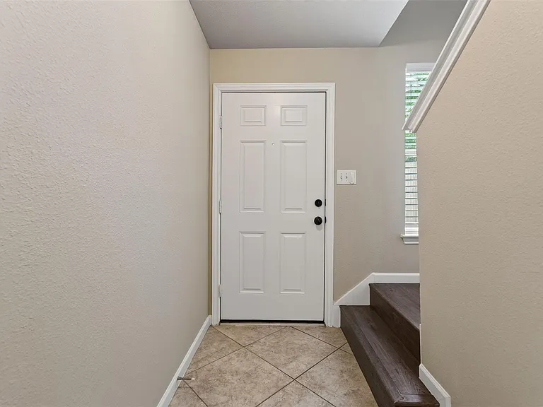 1317 Paige St — Photo 5