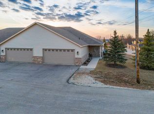 2146 Royal Crest Cir #2, Green Bay, WI 54311