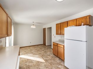 1679 NW 80th St #1, Clive, IA 50325