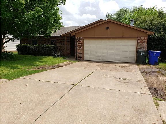 2nd image of 2120 Memphis Dr