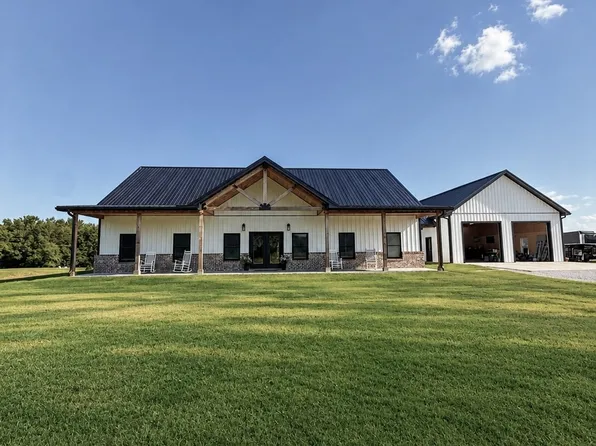 1785 Mosley Ferry Rd, Chapmansboro, TN 37035