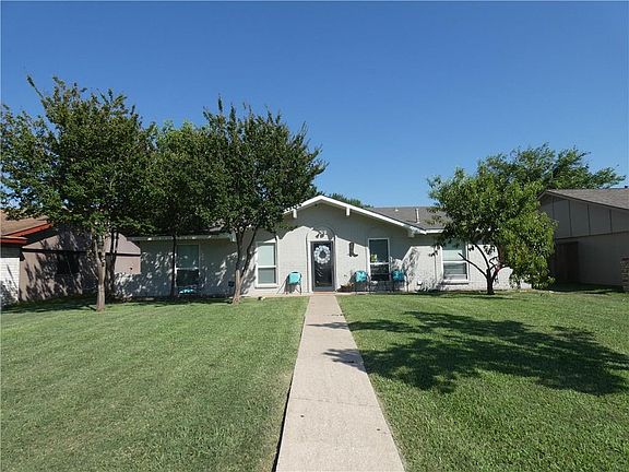 2nd image of 1314 Toyah Creek Ln