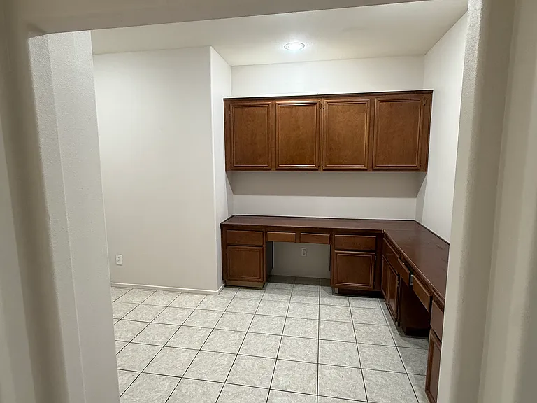 3045 W Newgrove St — Photo 10
