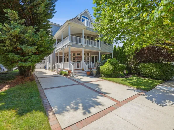 8 S Somerset Ave, Ventnor, NJ 08406