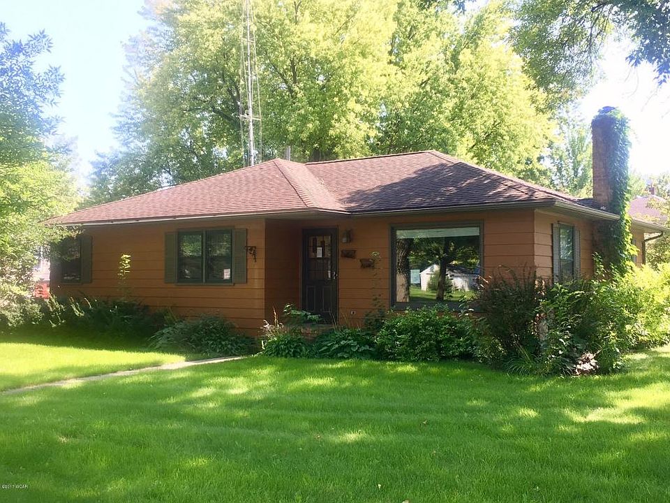 1st image of 121 Dogwood Ave SW